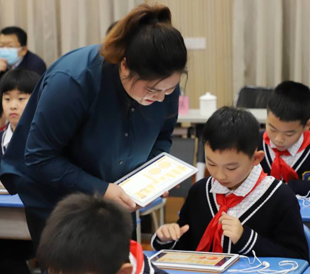 数字赋能教育交融的浪潮中唯有坚守培育全面发展的人这一初心 数字赋能教育交融的浪潮中唯有坚守培育全面发展的人这一初心