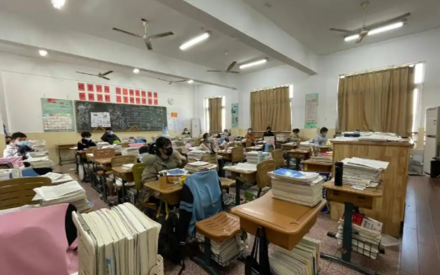 每一位师生的共同努力需要在日常的教育教学实践中不断积淀和升华